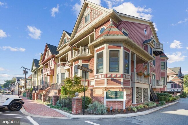 Building Photo - 1555 Rivertown Pl