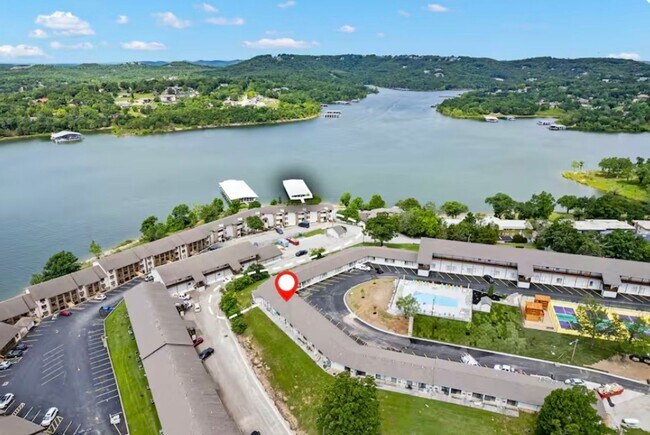 Building Photo - Remodeled and Stunning 1 Bedroom Condo | Fully Furnished | All Utilites Included | 1 Bathroom | K...