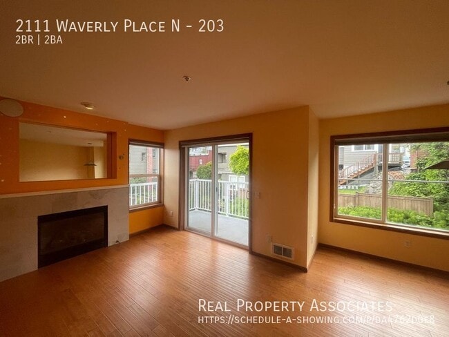 Building Photo - 2111 Waverly Pl N