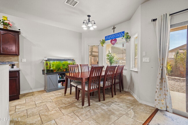 Building Photo - 14560 Meadow Lawn