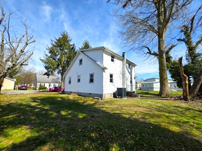 Building Photo - 406 Grove Pl