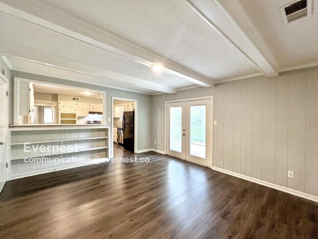 Building Photo - Beautiful 4-Bedroom Home with Spacious Liv...