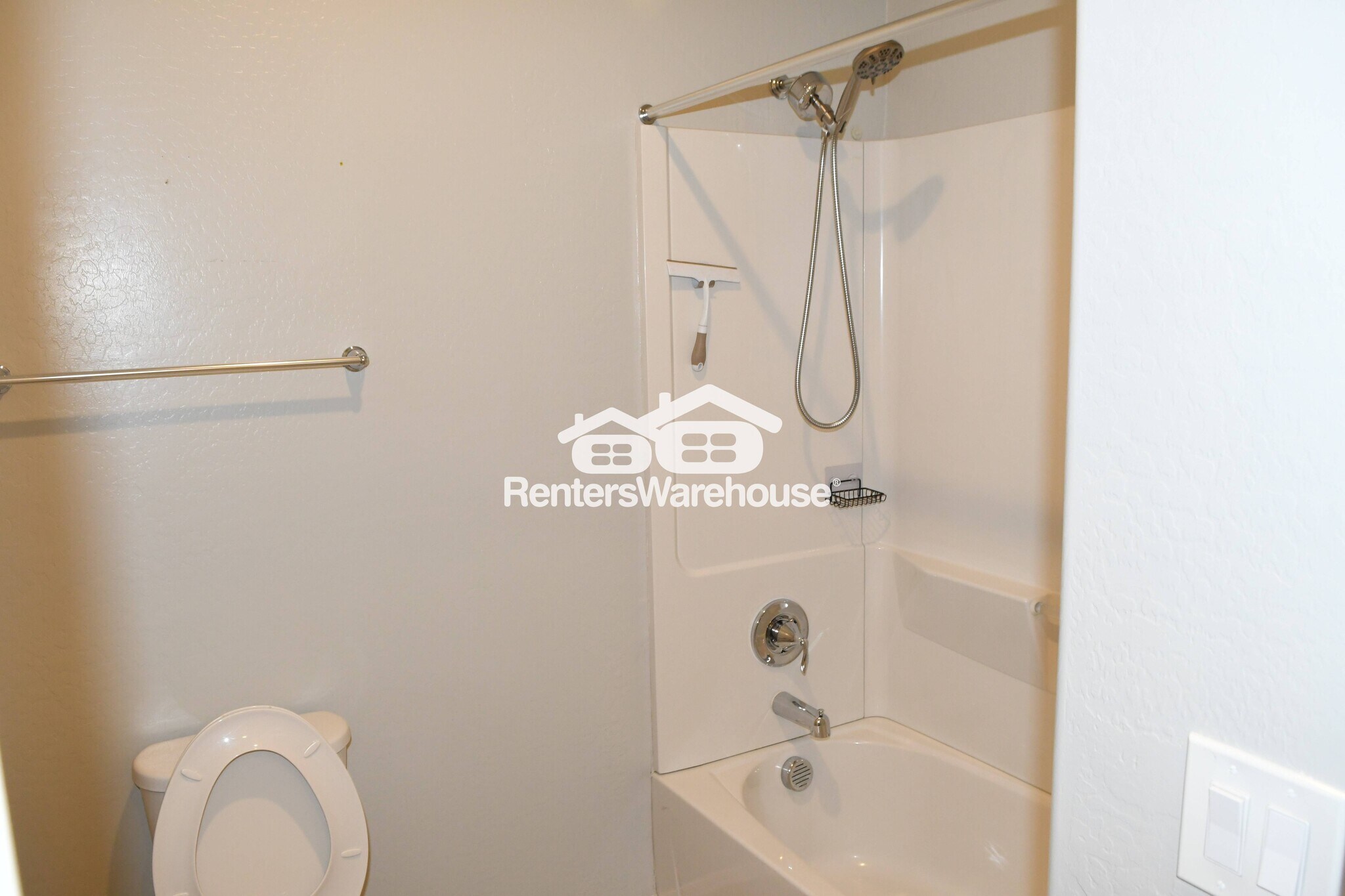 Building Photo - 3048 W Thorn Tree Dr