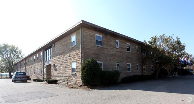 Primary Photo - Cedarbrook Apartments