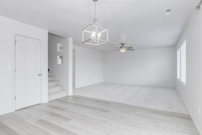 Building Photo - Newer 4 Bed / 2.5 Bath House For Rent _ Pl...