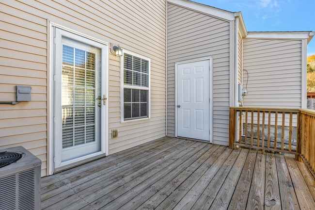 Rear Deck - 1101 Downs Blvd