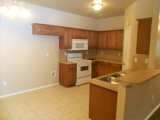 Building Photo - 4508 SE 77th St