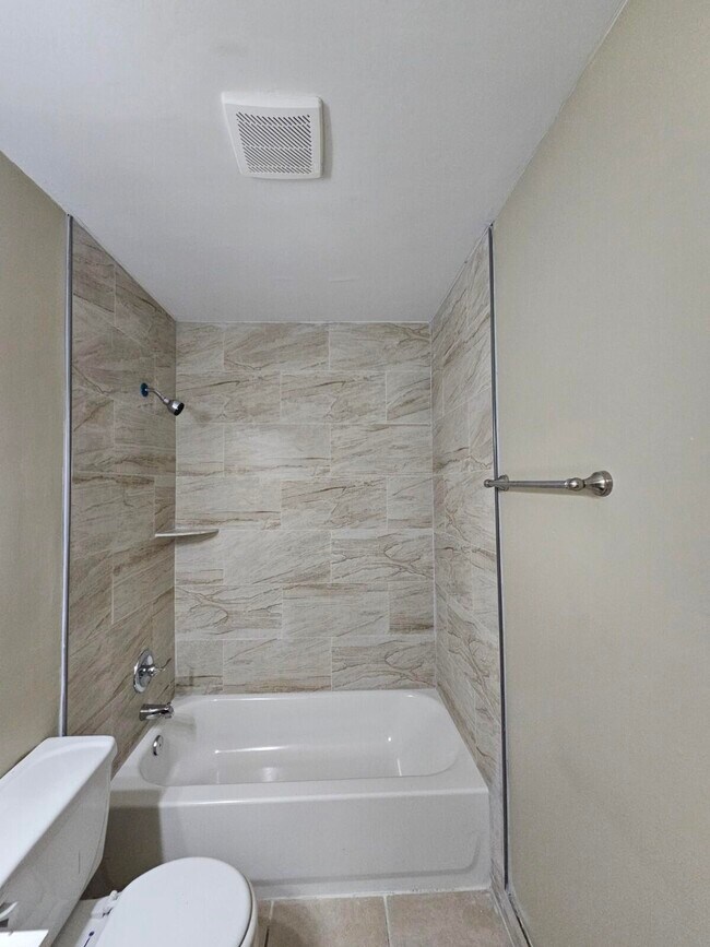 Building Photo - 4786 Orleans Ct