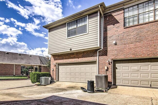 Building Photo - 8888 Benning Dr