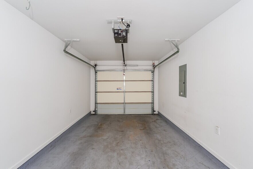 Building Photo - 99 Springdale Dr