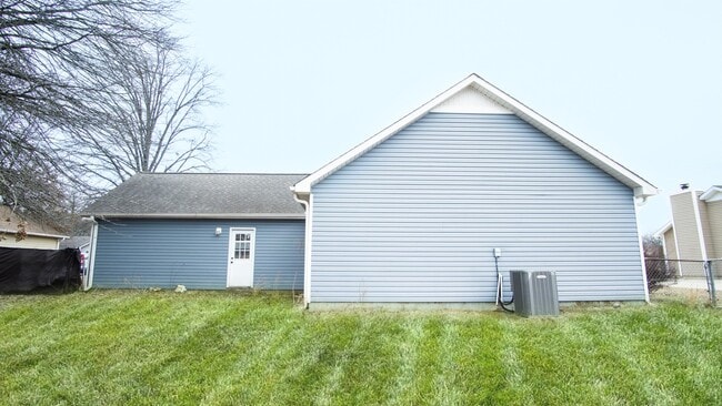 Building Photo - 155 Lewis Ln