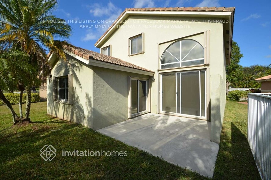 Building Photo - 6511 Pelican Ave