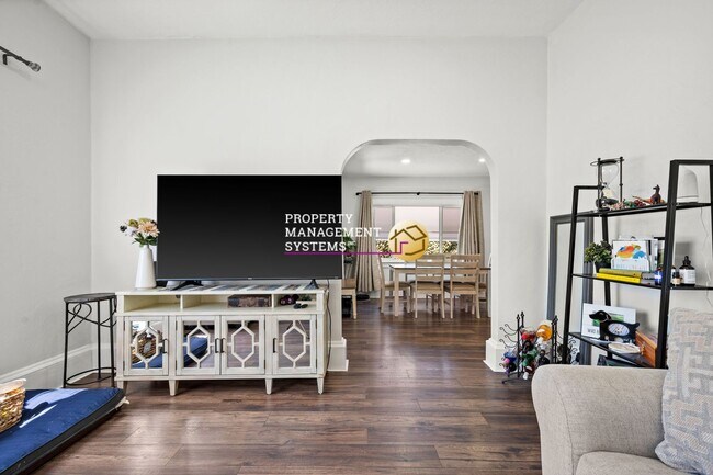 Building Photo - 3 Bedroom Salt Lake Bungalow For Rent