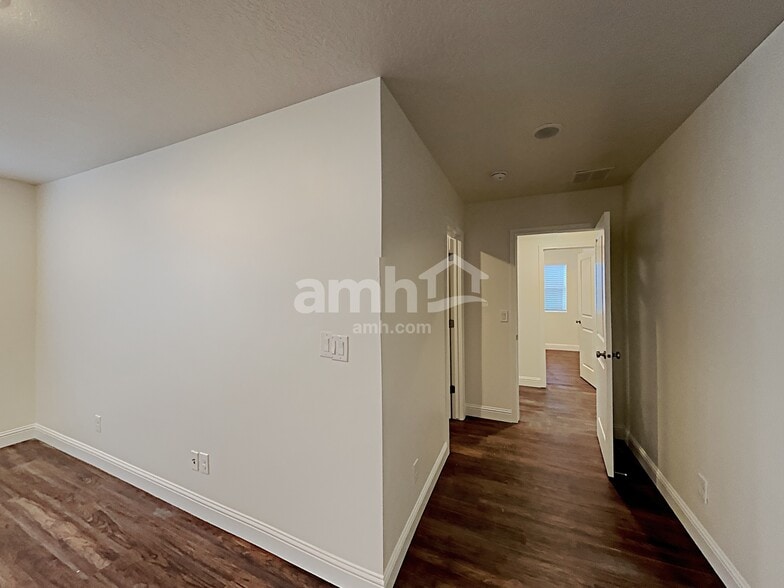 Building Photo - 1308 N 1980 E