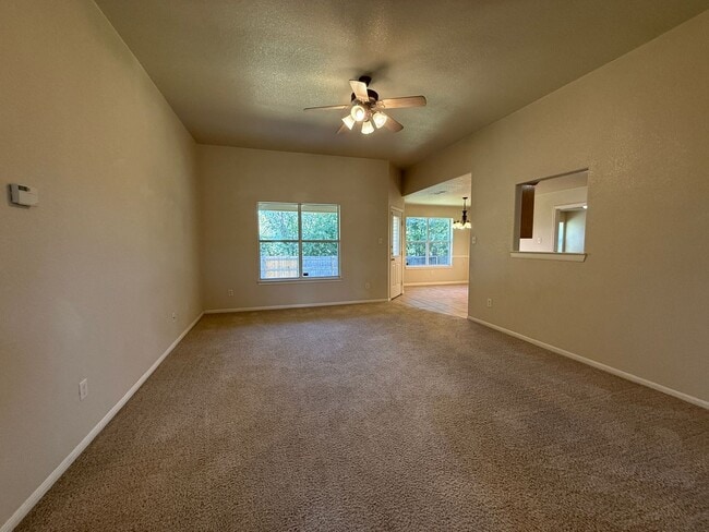 Building Photo - 222 Nolan Ridge Dr