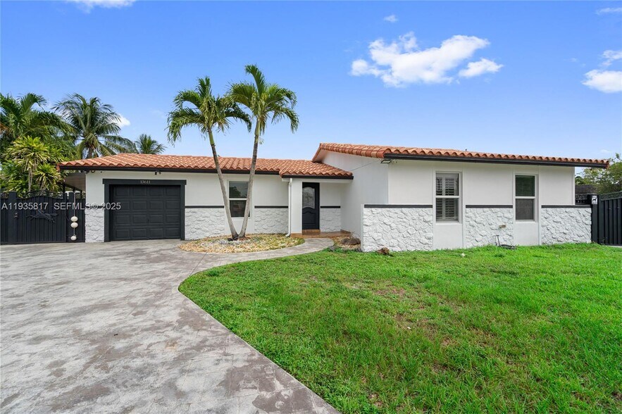 Building Photo - 13611 SW 77th St