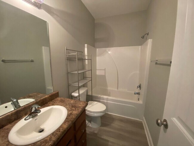 Building Photo - 206 BoniLane Drive #106 (BoniLane Cove)