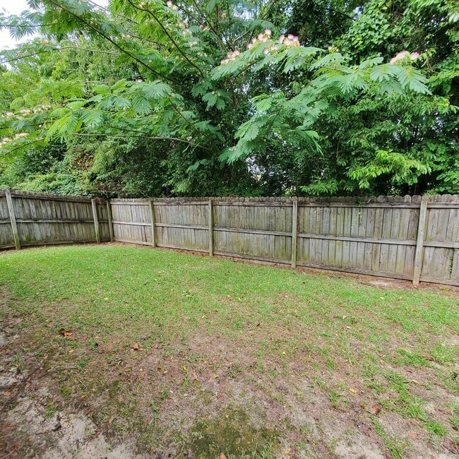 Building Photo - Charming 3-Bedroom Home with Private Fenced Yard in Valdosta, GA!