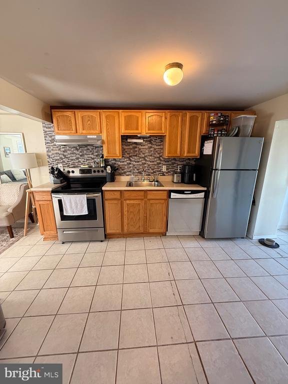 Building Photo - 335 Myrtle Ave