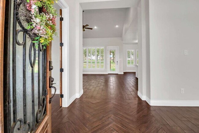 Building Photo - "Charming 4-Bed Oasis with Granite Touches & Cozy Fireplace in Floresville!"