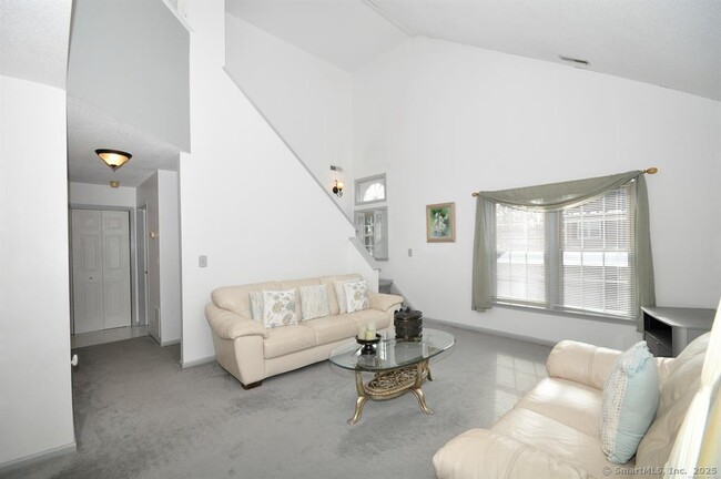 Building Photo - 37 Newberry Ln