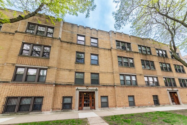 Primary Photo - 1907 W Winona St