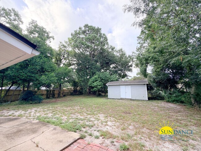 Building Photo - 234 Deluna Rd SW