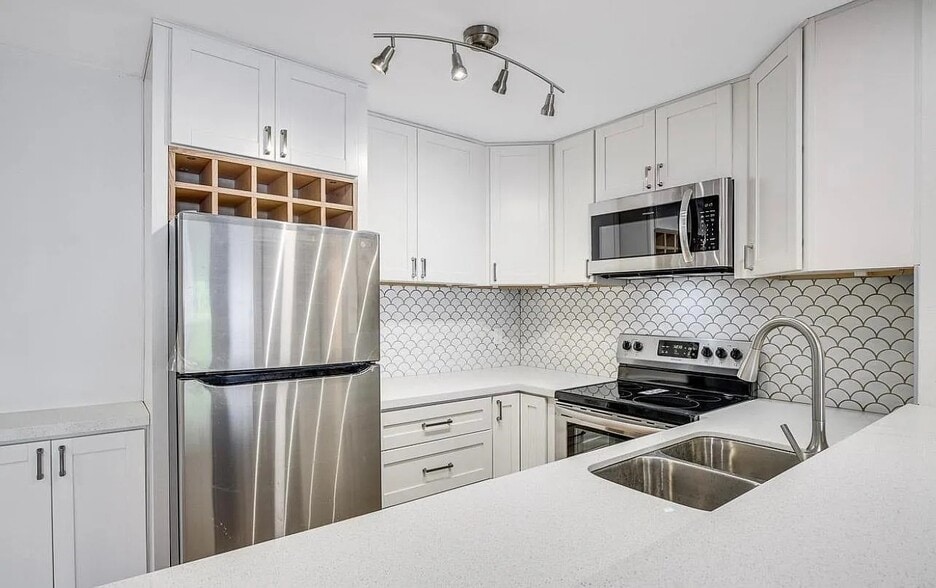 Building Photo - 4600 Lamont St