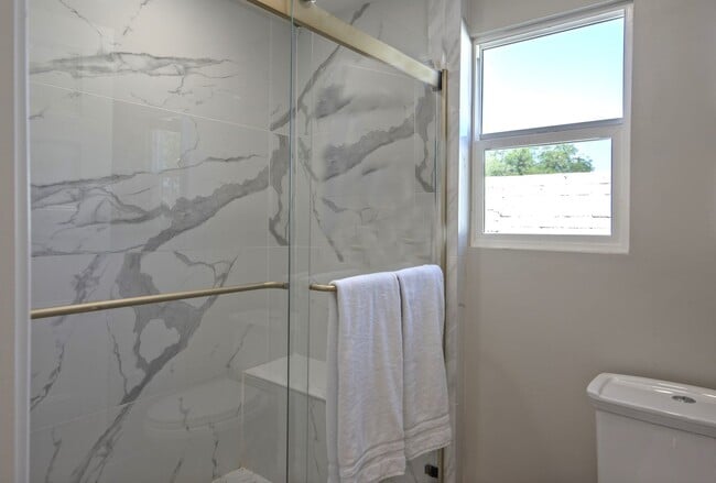 Building Photo - 7842 E MacKenzie Dr