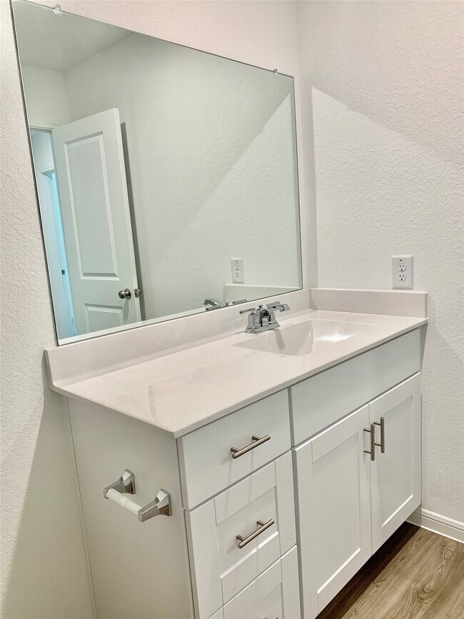 Building Photo - 1024 Greenshank Dr