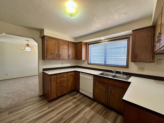 Building Photo - 970 S 55th Pl