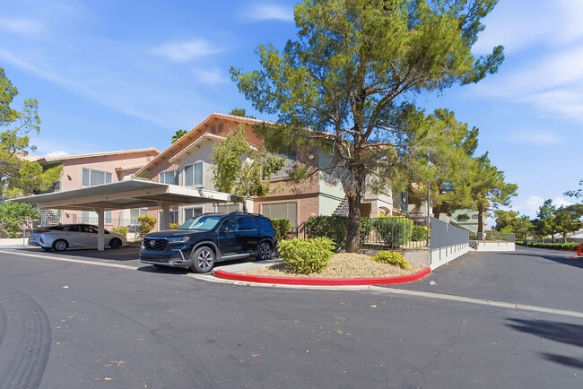 Building Photo - 350 S Durango Dr