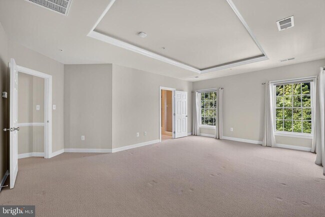 Building Photo - 30 Sharpstead Ln