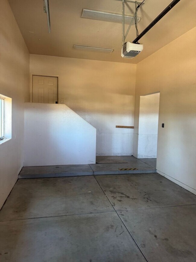 Building Photo - * LEASE PENDING Beautiful 4-Bedroom Home on Acreage | Peaceful Doney Park Living