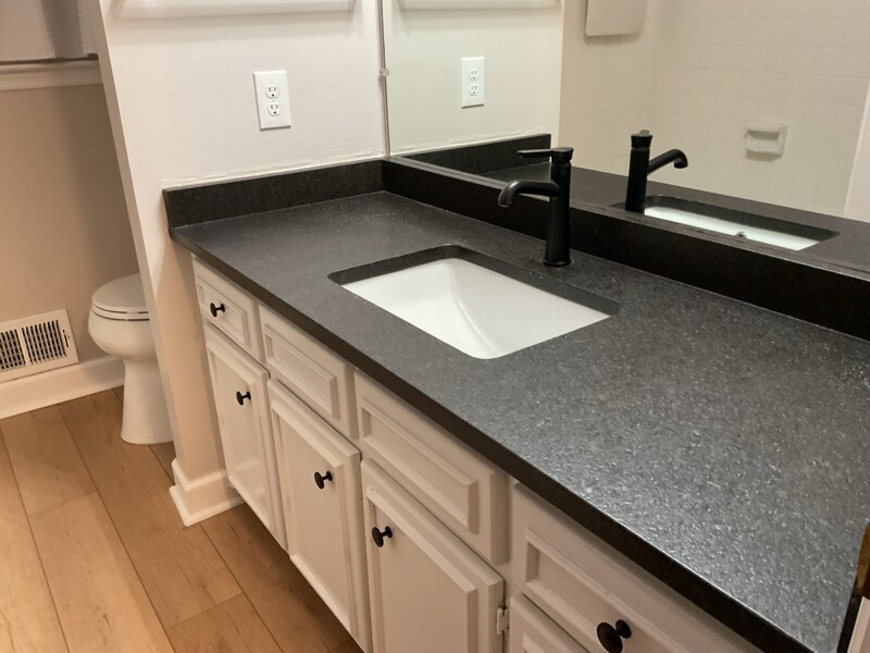 Building Photo - 215 Thornton Dr