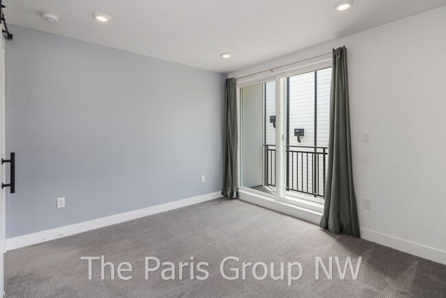 Building Photo - Modern 2BR Columbia City/Hillman City Town...