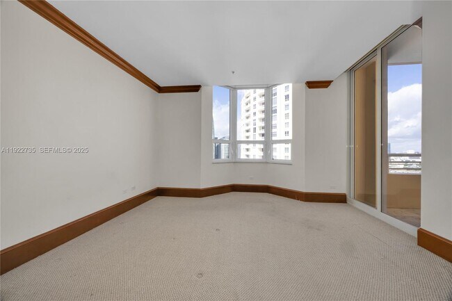 Building Photo - 808 Brickell Key Dr