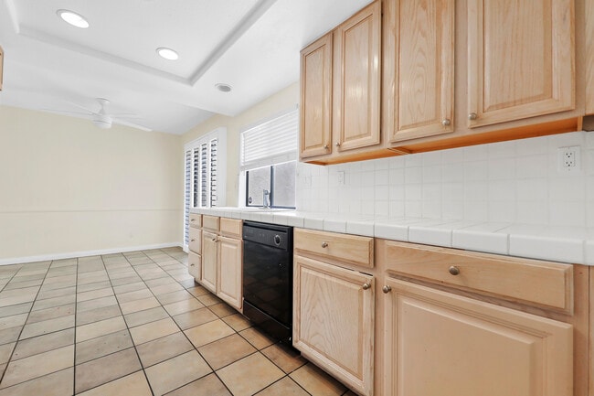 Building Photo - 72309 Blueridge Ct