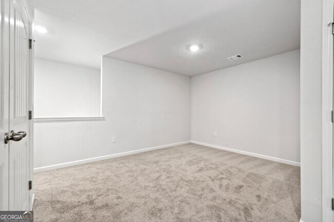 Building Photo - 510 Stoneybrook Dr