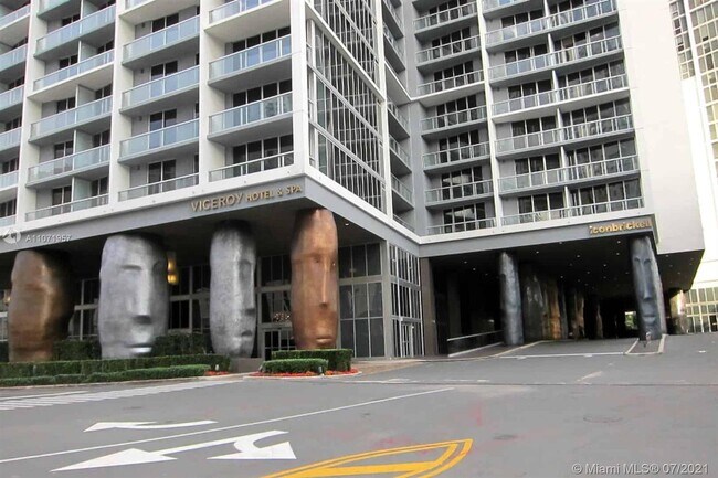 Building Photo - 475 Brickell Ave