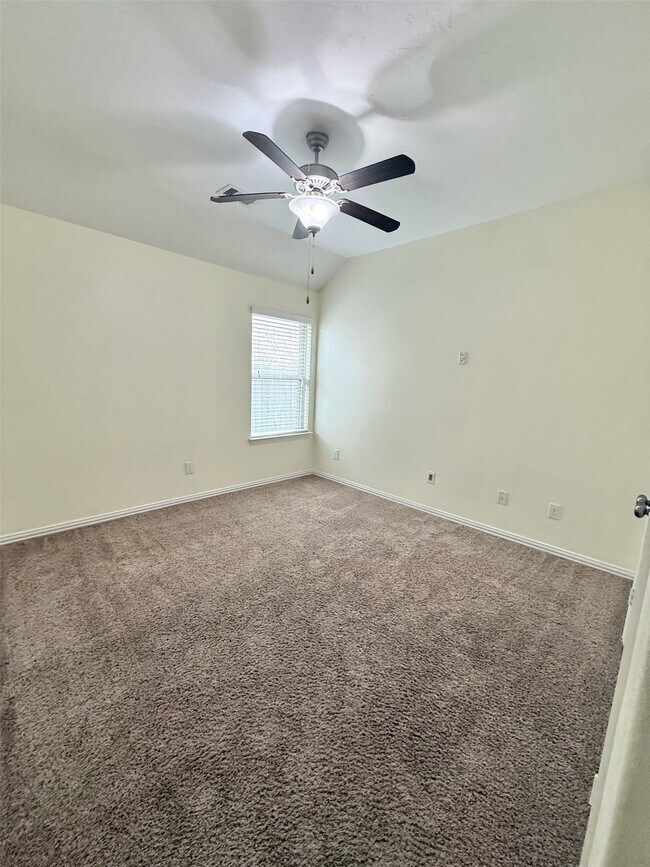 Building Photo - 2704 Camden Hills Ln