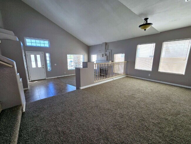 Building Photo - "Spacious 3-Bed Oasis with 2.5 Baths on Funston Way, Las Vegas - 2,264 Sq. Ft. of Comfort!"