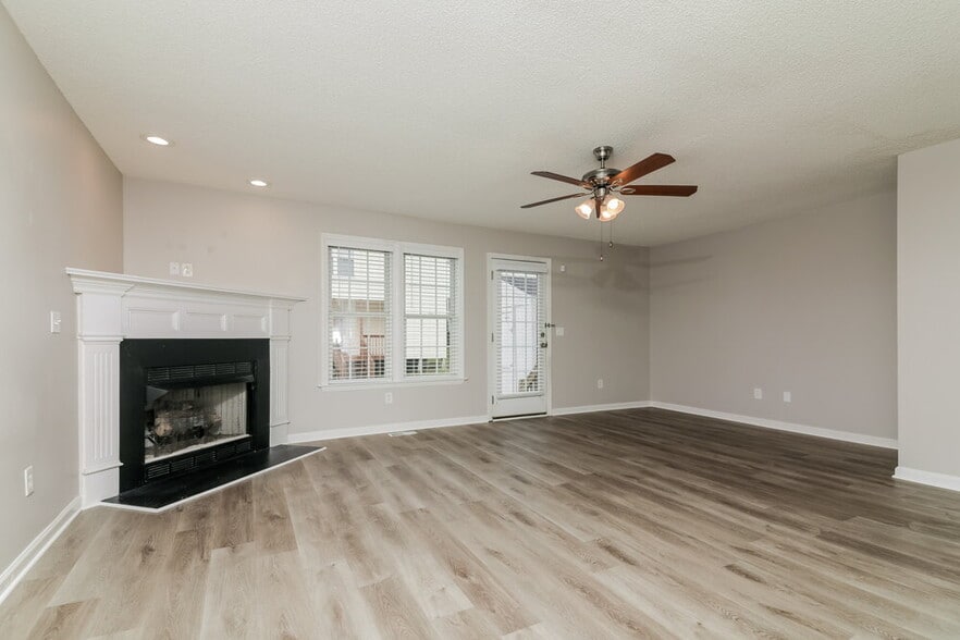 Building Photo - 4408 Windsock Ln