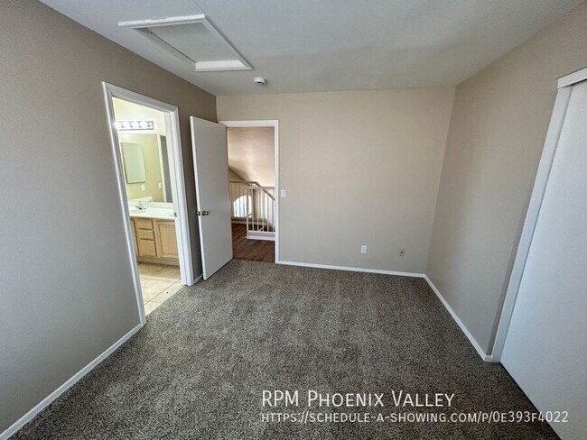 Building Photo - 8239 W Voltaire Ave