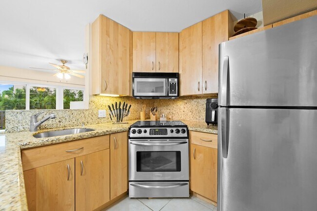 Building Photo - 95 N Birch Rd