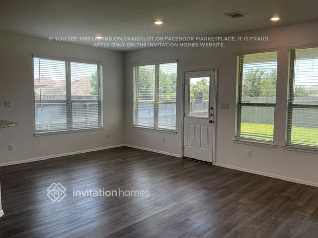 Building Photo - 753 Ridgewood Lk Dr