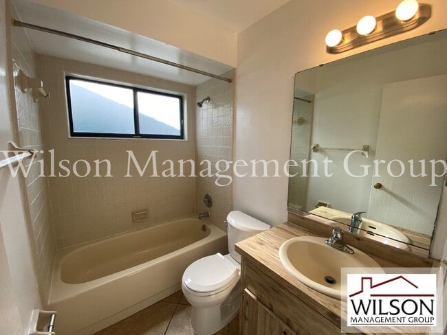 Building Photo - 1441 Bridlebrook Dr