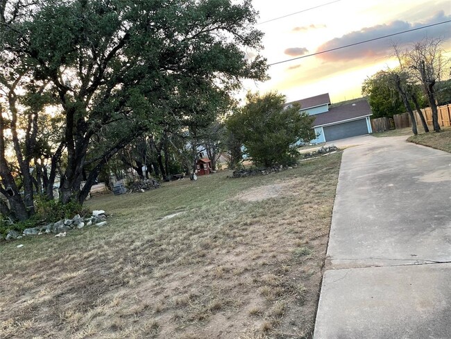 Building Photo - 2714 Pace Bend Rd S
