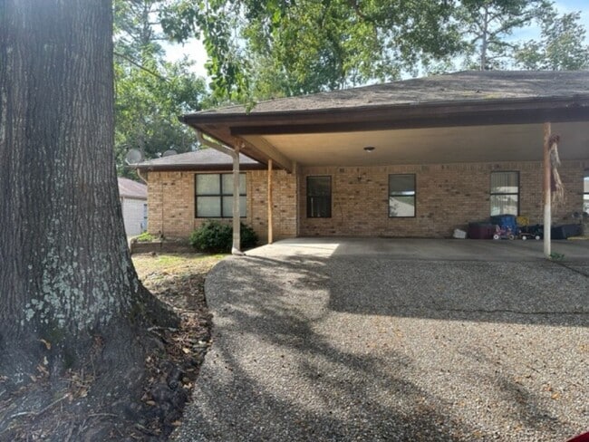 Building Photo - 2527 Westminster Dr