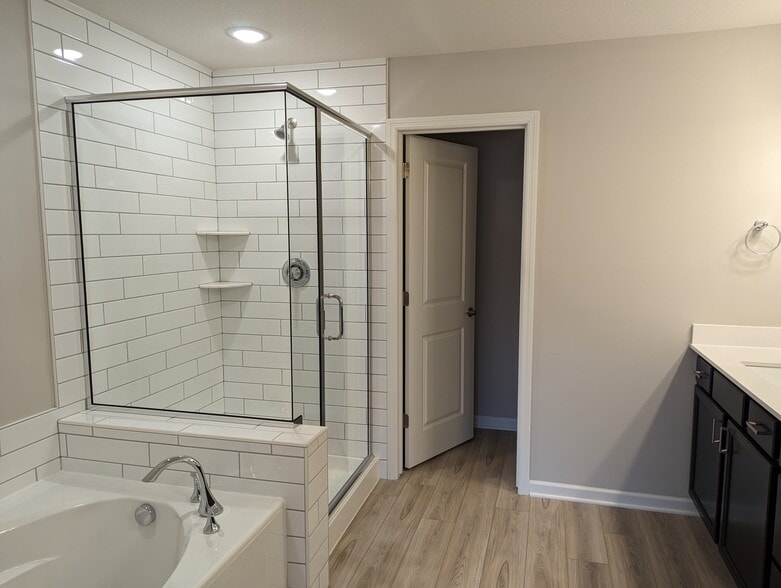 Building Photo - 14504 Twin Lakes Cir